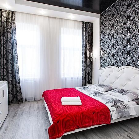 Однокомнатная Форум-Центр Apartment Lviv Bagian luar foto