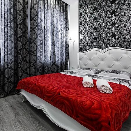 Однокомнатная Форум-Центр Apartment Lviv Bagian luar foto