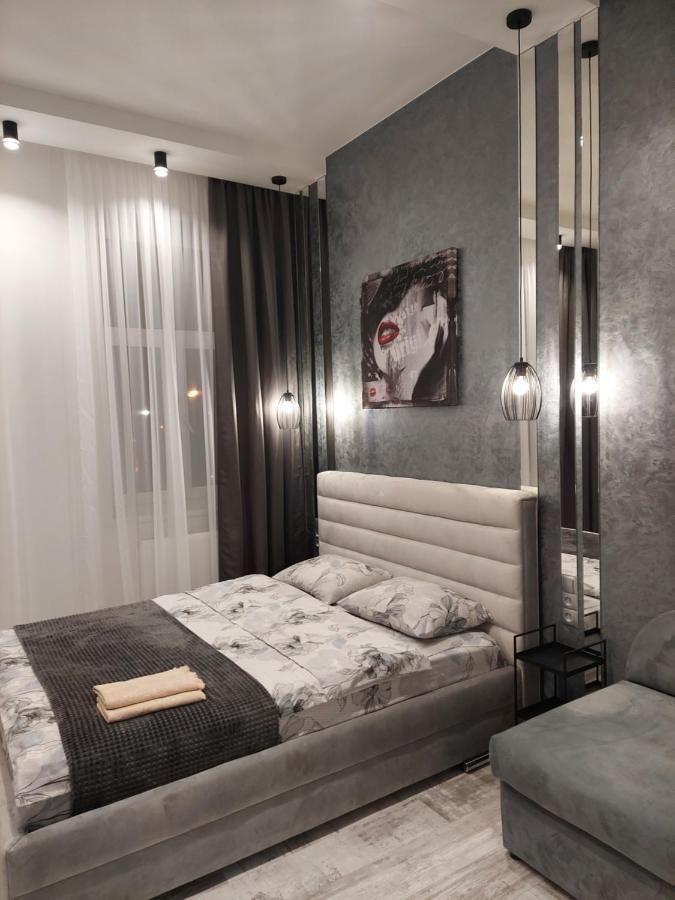 Однокомнатная Форум-Центр Apartment Lviv Bagian luar foto