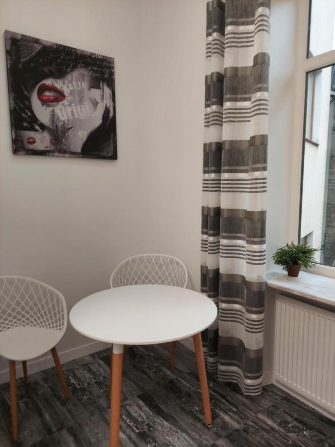 Однокомнатная Форум-Центр Apartment Lviv Bagian luar foto