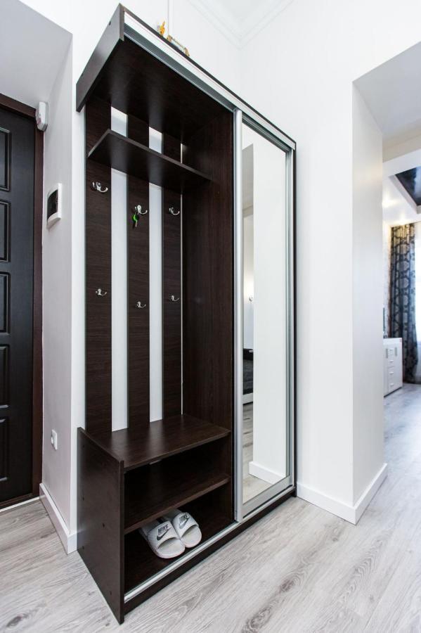 Однокомнатная Форум-Центр Apartment Lviv Bagian luar foto