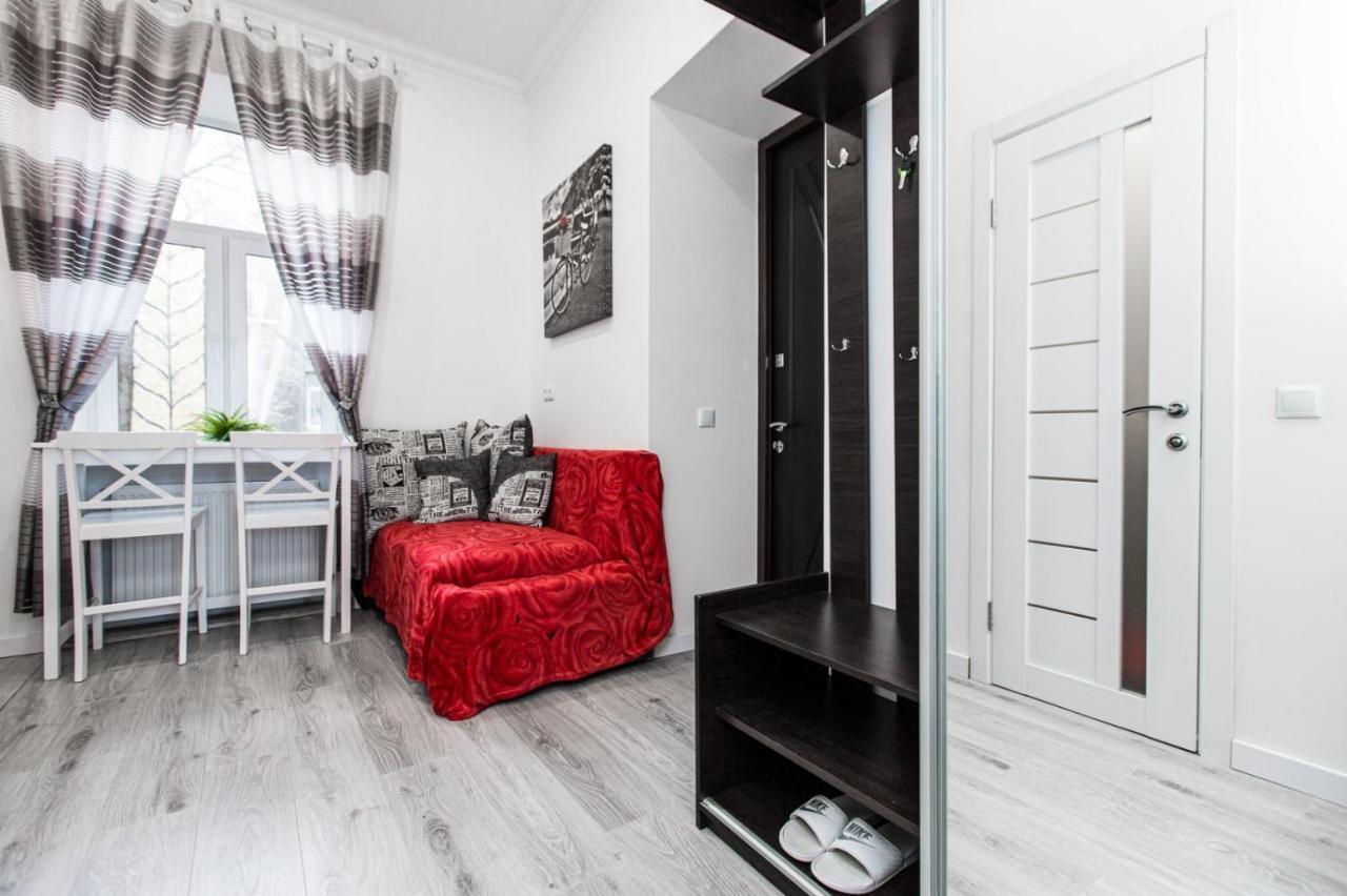 Однокомнатная Форум-Центр Apartment Lviv Bagian luar foto