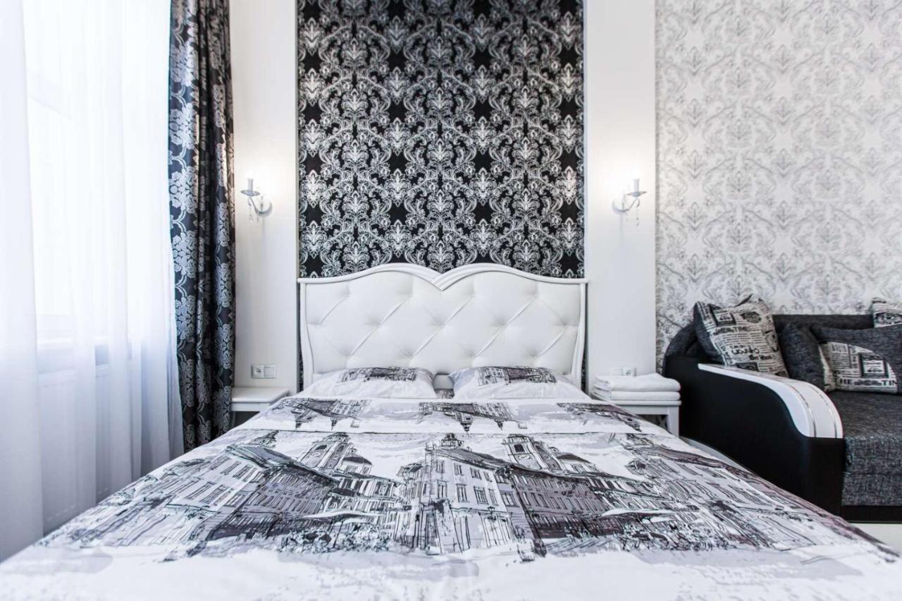 Однокомнатная Форум-Центр Apartment Lviv Bagian luar foto