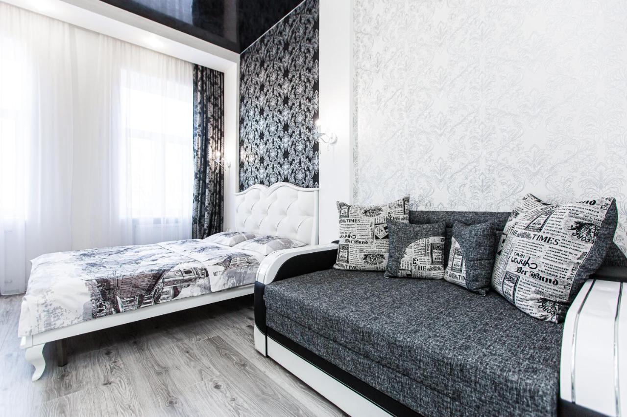 Однокомнатная Форум-Центр Apartment Lviv Bagian luar foto